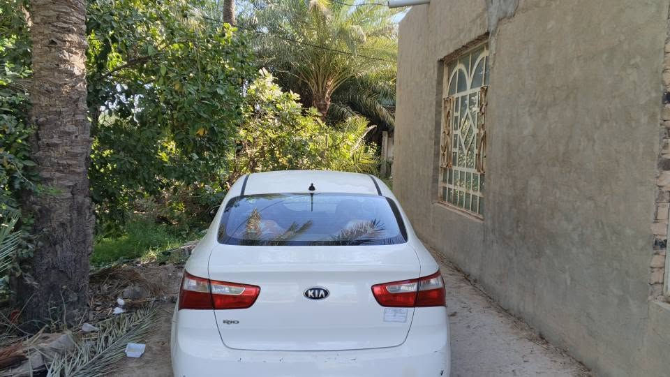 سلام عليكم 
ريو موديل 13 خليجي 
محرك 1600
السعر 75 وبيه مجال 
كفاله فقط جاملغ امامي بدون دواخل 
تبريد جديد مكينه كير 
تريد تحويل تريد وكاله 
نجف ناحية الحريه 
***********
