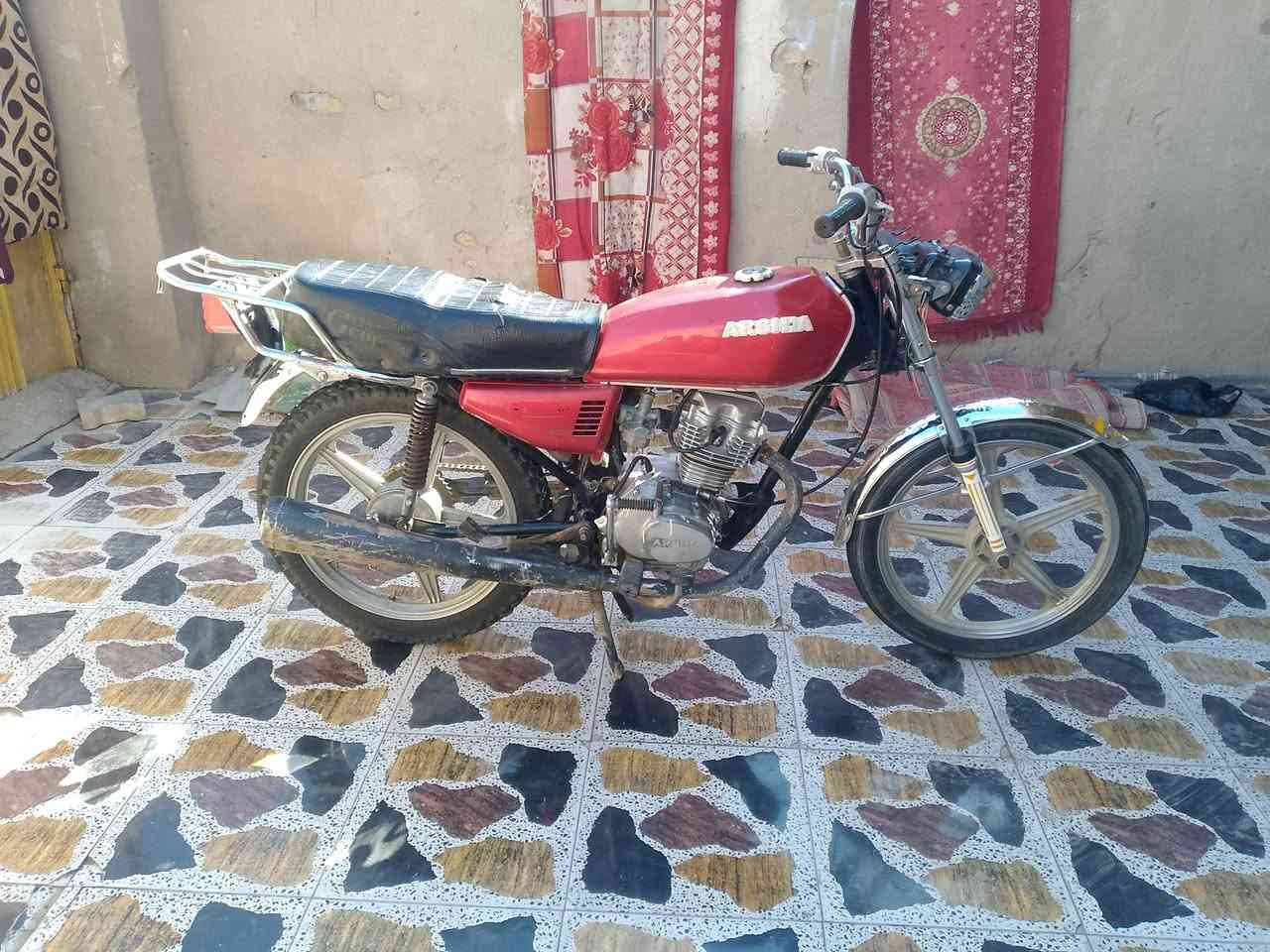 دراجه 4 كير كلك كلك كلك ابيع كوم حديد السعر 250 اني اشتريته على هل وضع وابيع كوم حديد  ***********‬‏
