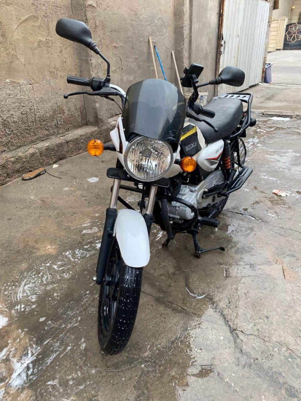 بوكسر موديل 2022جديدة ما مفتوحه رقم وسنويه سعرها 2100مليونين وميه وبيها مجال ***********
