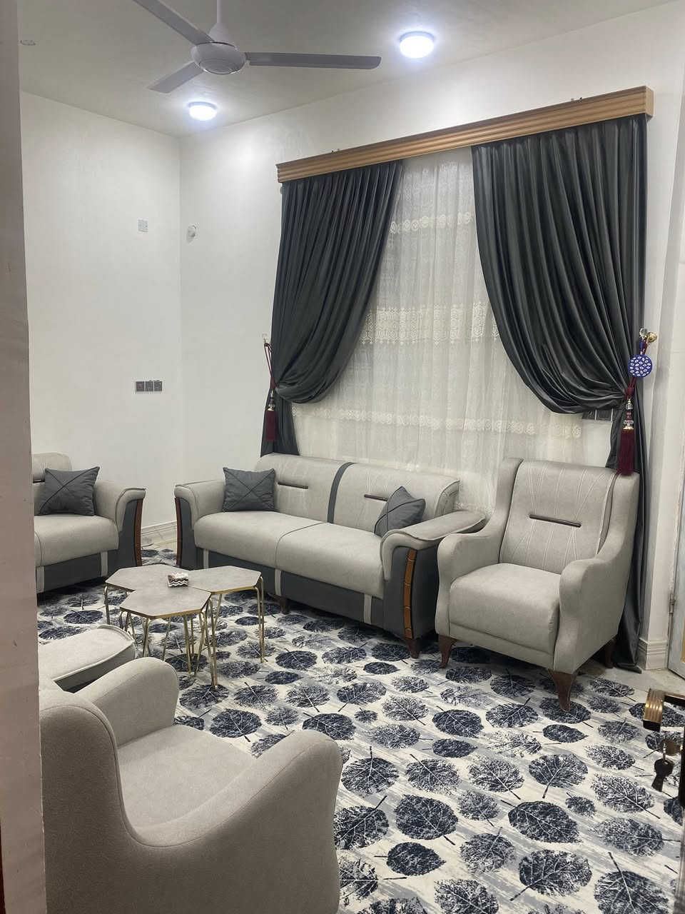 دار للبيع 100متر طابو ركن الموحيه 37878طابقين قرب باب جامعه ذي قار الخلفي حديث ***********
