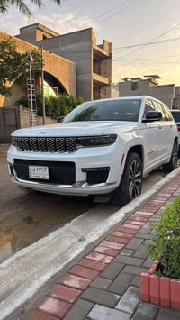 جيب  كراند شيروكي  لمتد  بلس  فول  الفول بيع مستعجل  مواصفات  سومت  كل...