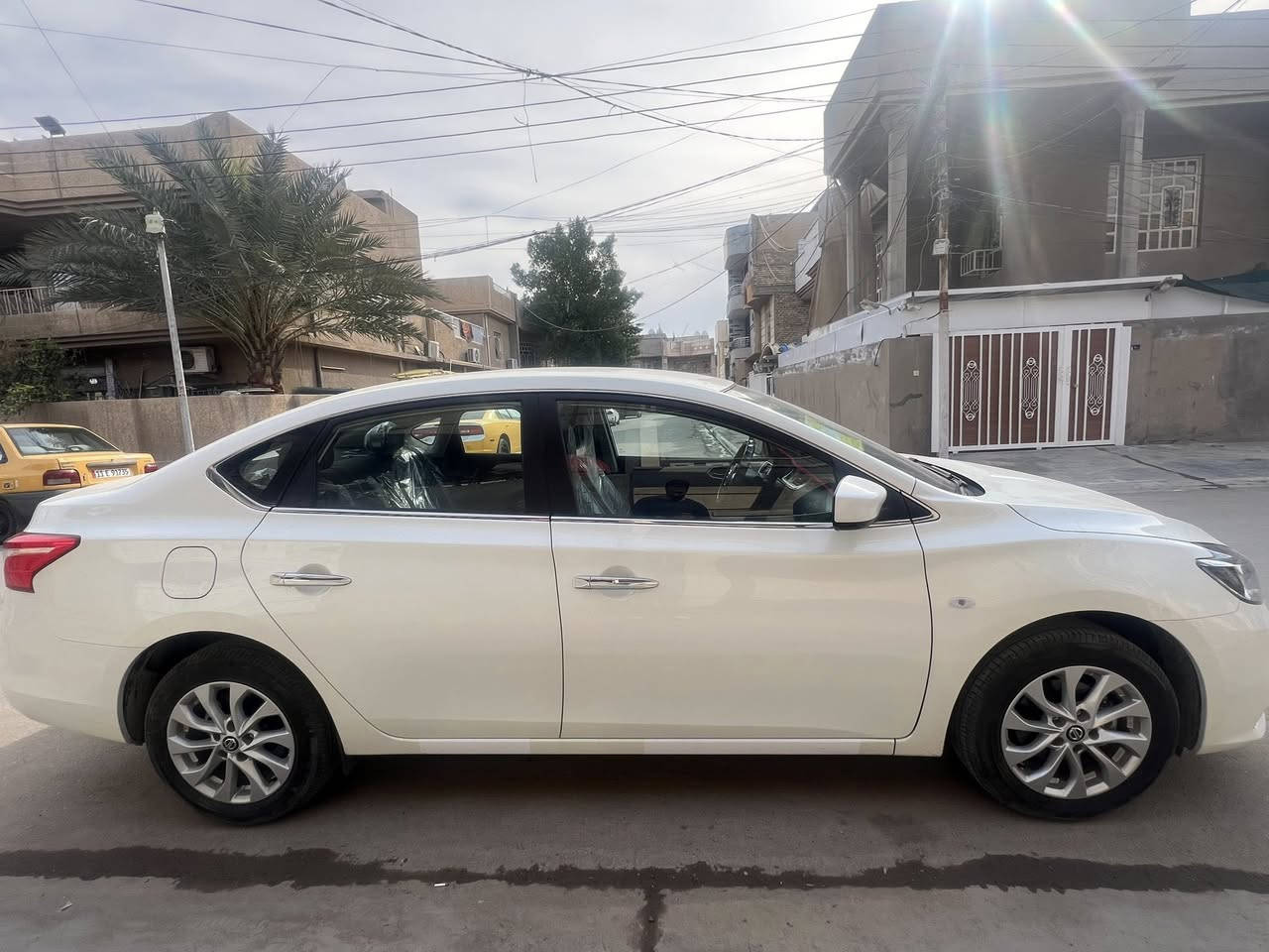 السلام عليكم 
نيسان سنترا 2025 
ماشيه 3000 
كفالة عامة 
السعر 127 بيها مجال 
***********
