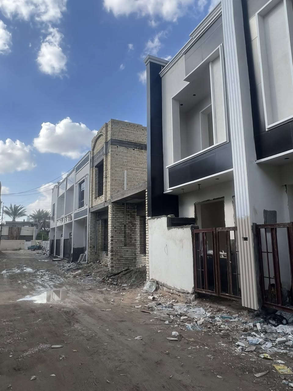 خمسينات للبيع
بناء طابوق قيد الانشاء يباع كامل 
طابو زراعي سند ٢٥ وكاله مع صاحب الارض 
السعر ٦٣ بي مجال قليل 
***********
