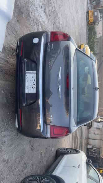 بسم الله ما شاء الله توكلنا على بركة الله.
______________________________________

🔷نوع السياره:كرايسلر 300 S. AWD 
🔷سنة الصنع : 2015 
🔷اللوحة : بغداد 
🔶السعر : 187
🔷الضرر : بدون حادث سرقه وراجعه غراضهه نفسهه بدون ايرباك بدون شاصي بدون لغد 
______________________________________
🔷المواصفات:
🔹حجم المحرك 6 سلندر 3.6L
🔹عداد المسافه 210mi 
🔹فتحة سقف بانوراما
🔹كراسي جلد S
🔹الكراسي الاماميه كهرباء
🔹تدفئة الكراسي الامامية
🔹وضعيات قيادة
🔹لايتات LED بالكامل
🔹شاشه تحكم بالايعازات
🔹تحكم ستيرن جهتين
🔹بصمة ابواب وتشغيل وتشغيل عن بعد
🔹مع باقي المواصفات الاعتيادية
المكان بغداد 
الرقم       ***********
