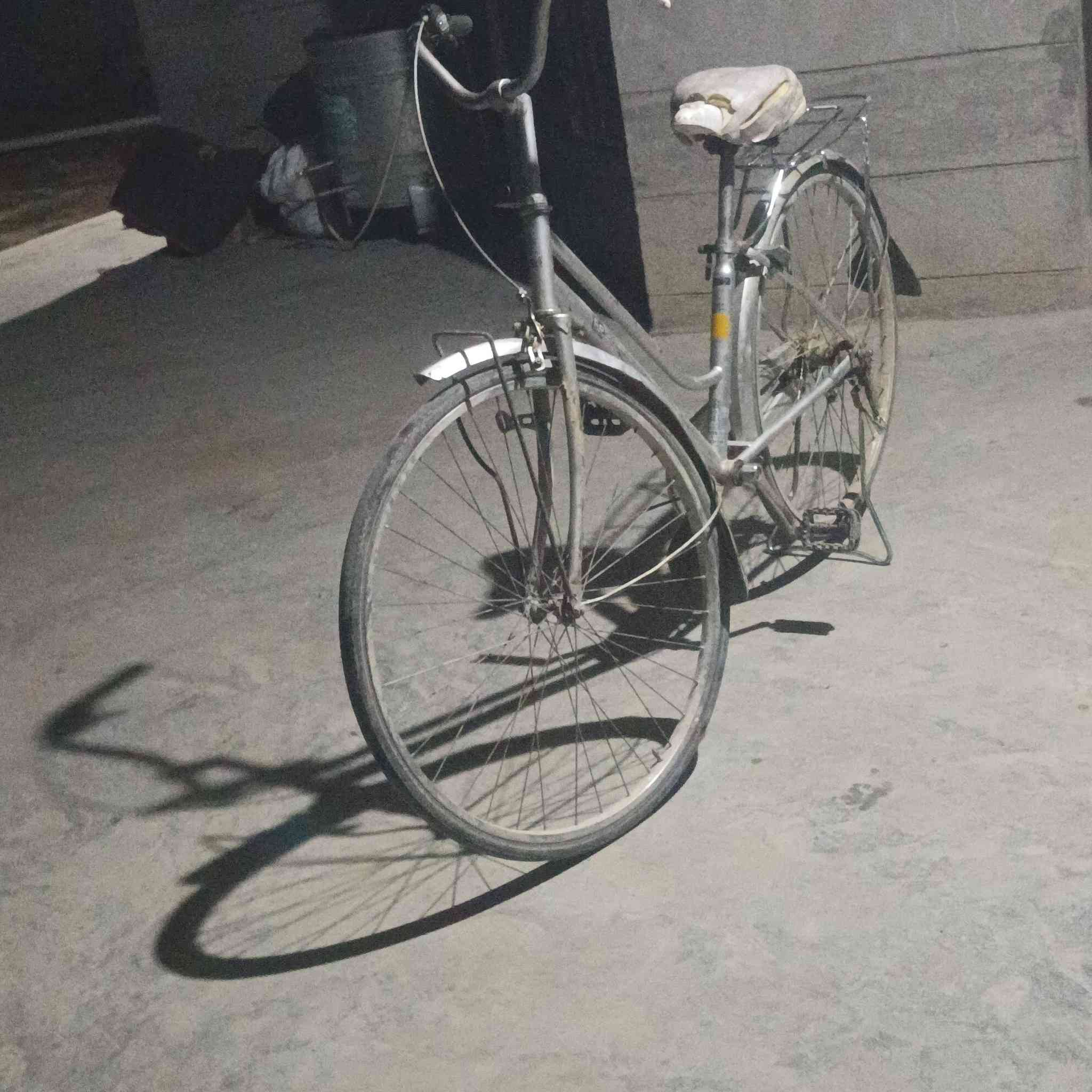 السلام عليكم شباب بايسكل للبيع حجم 27 والشرايه راسلني خاص


**إذا كنت صاحب هذا الإعلان وتريد حذفه لأي سبب، رجاءا أرسل رسالة إلى الدعم الفني**