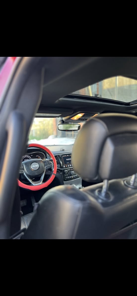 السلام عليكم
اعيد النشر بسبب الوعود الكاذبة 
جيب موديل 2021
لمتمد اكس 
لون كرزي  
فتحه سفف 
رادار جانبي بلمري 
كامره دواره 
خزن مقاعد 
ماشية 64ميل 
موصفات لمتد اكس معروفه 
سياره حادثها اربع قطع 
السعر 23.500 وبيها مجال مال بيع 
مكاني بغداد حي القاهرة 
للستفسار ***********
