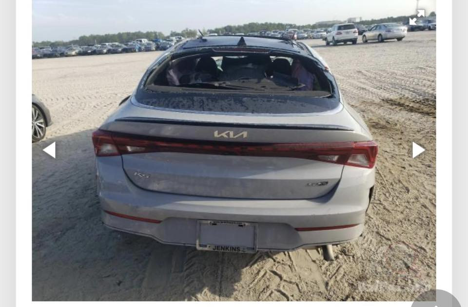 ))

k5 GT 1600  تيربو موديل22 محرك 1600تيربو  مجموعة الدولية فول مواصفات 1/1 رقم بغداد الشكل الرياضي بحالة ممتازة جداً
السعر150

 سعة المحرك1600تيربو
 مرتبط بناقل حركة أوتو 6 نمر
 عدد AIR BAG 2
 حساسات أمامية
 حساسات 
GT 1600  تيربو 🚀

لون مميز سمنتي

موصفات 

بانوراما طكتين

كشنات جلد احمر

كشنات كهرباء

كشنات تدفئه 

شاشه جبيره 

كامره دواره 

حساسات امامي 

حساسات خلفي 

رادار امامي 

رادار جانبي 

رادار خلفي 

اوتو هولد 

اوتو ستوب 

تبريد قطعتين 

وبعد بيع هواي مواصفات معروفه

 لايت زينون 3 عدسات + LED
 كشافات زينون
 بك لايت LED متصل
 بانوراما !!️
 حجم الإطار 235/45R18
 ويل كب 18 !!️
 4 دسك
 قبضات أبواب من الألمنيوم
 اريل نكشتر
 مفتاح التشغيل بصمة
 تشغيل عن بعد
 شاشة Apple Car play
 كاميرا دوارة
 الإنارة الداخلية LED
 المقاعد جلد لون احمر
 حركة المقاعد الأمامية كهرباء
 الذاكرة ميموري لمقعد السائق
 تتسع المقصورة لـ 5 ركاب
 مثبت السرعة Cruise
 المودات والأوامر الصوتية
 أوضاع القيادة Drive Mode
 فحص أنظمة السيارة
 حساسات ضغط إطارات
 تبريد شاشة
 قطعتين تبريد
 هاند بريك كهرباء
ABS 
Auto Hold أوتو هولد
 ISOFIX ايزو فكس
 نظام مانع الانزلاق
 بردات أبواب خلفية
 إشارة في المرايا الجانبية
 مخرج منفذ الطاقة 
WIFI / Bluetooth / USB 
 تصميم الدواخل 
 شاحن هاتف wireless

التواصل واتساب و اتصال ) ‭0774 705 8100‬

