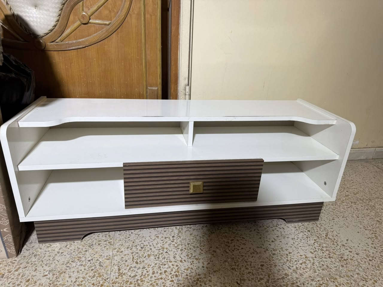 السلام عليكم ميز تلفزيون جديد استعمال قليل حيل رايدته ب٧٠


**إذا كنت صاحب هذا الإعلان وتريد حذفه لأي سبب، رجاءا أرسل رسالة إلى الدعم الفني**