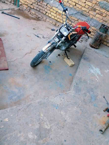 سلام عليكم دراجه ايراني 4 كير تايكر دراجه كوم حديد نقصه عقل و جوزه رقمي ***********
