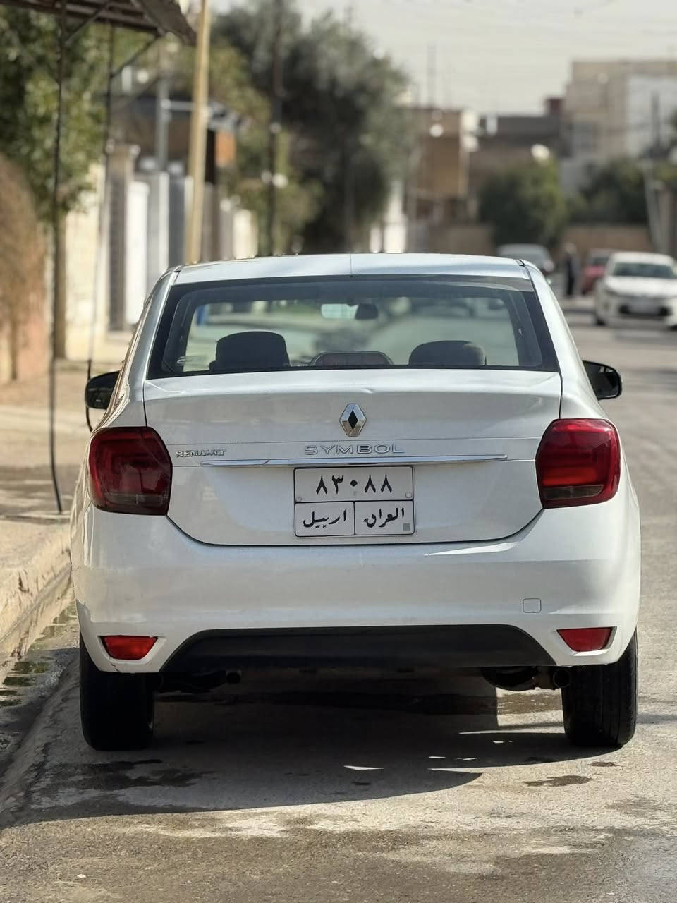 السلام وعليكم رينو سمبل للبيع 2019 ضررها جاملغ الورا وباب صبغ جهة السايق طخم جديد السعر 82 مجال بسيط جداً للتفاصيل الاتصال على الرقم:***********
