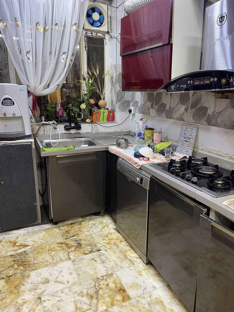 مطبخ للبيع ٧٥٠  ألف. للاتصال ***********
