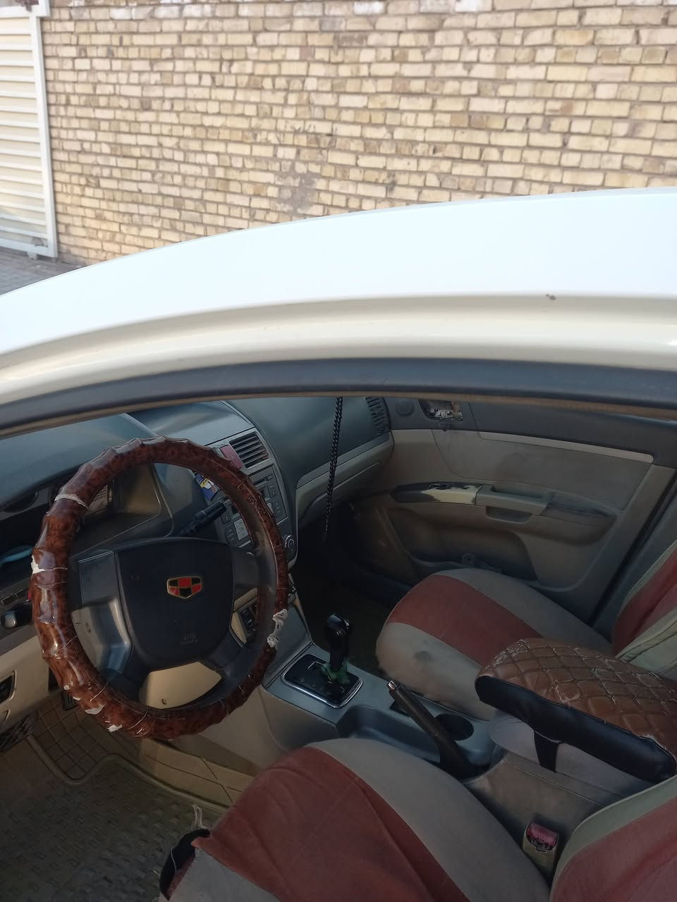 السلام عليكم ...سياره ام كراند موديل ٢٠١١رقم بغداد مشروع وطني بااسمي كير ومحرك محور ياباني تبريد شغال تايرات جدد السعر ٤٠ وبي مجال المكان واسط الكوت رقمي ***********
