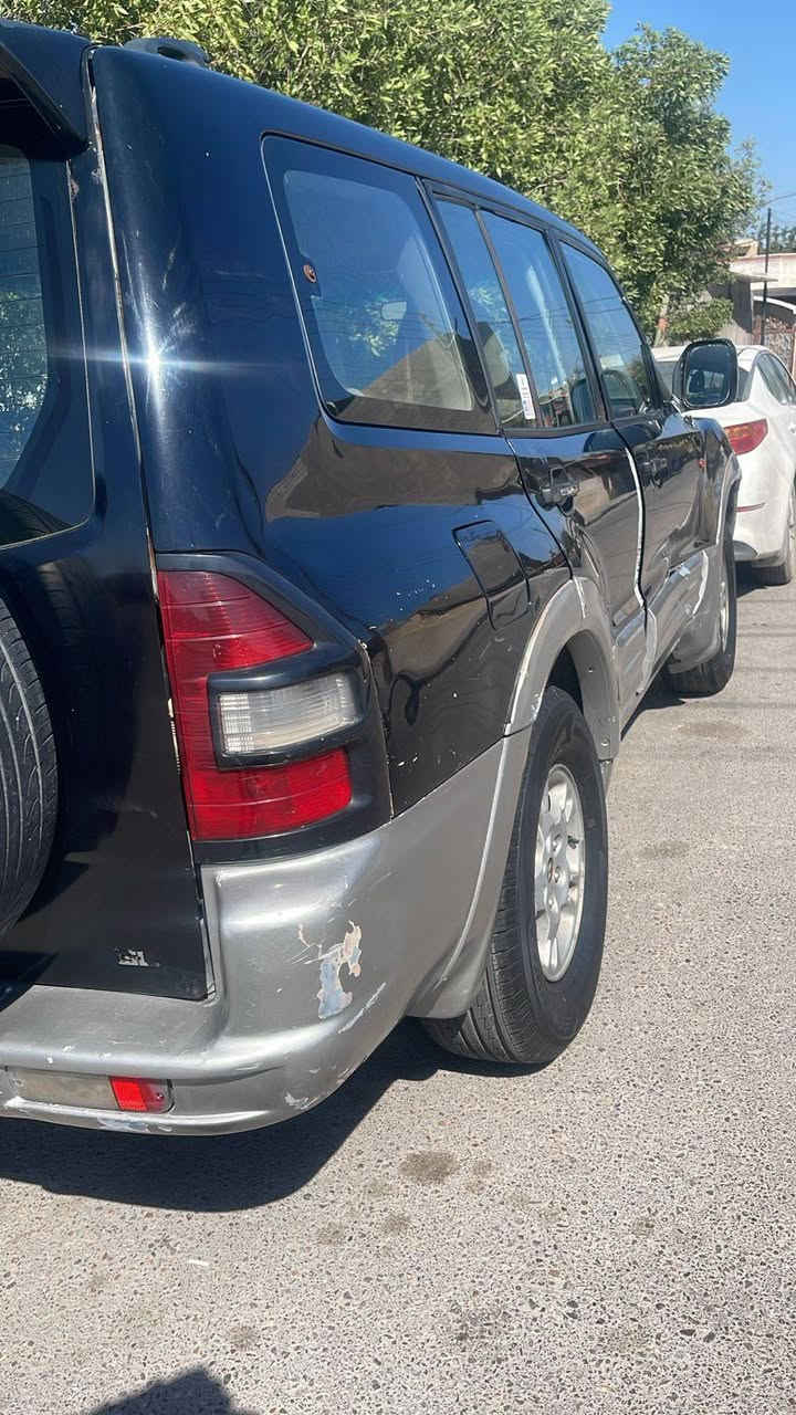 السلام عليكم 
باجيرو للبيع مديل 2001 سياره محرك 300 VVT بيه صوت بدايه بكن كير جديد قبل شهر تخم تاير جديد جامه اماميه جديده    سنويه منتهيه راعيه موجود   بيه ضربه جاملغ خلفي خلف سايق سعر 45 بيه مجال مكان سياره بصره قبله رقم هاتف ***********
