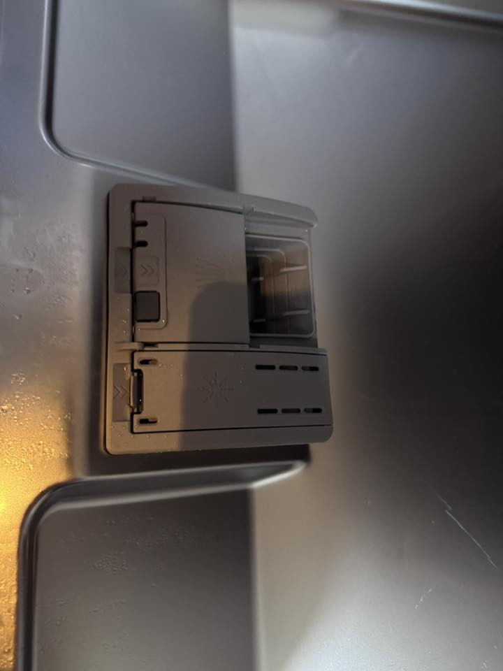 غەسالەی قاپ شۆر مارکەی BOSCH یابانی زۆر تازە  و بێعەیب کەم بەکارهاتووە
١٢ نەفەری  
درایەر ٪١٠٠ قاپ وشک ئەکاتەوە
٧ پڕۆگرام 
تەنها ١٨٠ هەزار 
١٨٠ الف 
ناونیشان: 📍
سلێمانی /سەروەری/ نزیک مەکتەبی شارۆ /
بۆ پەیوەندی کردن***********
