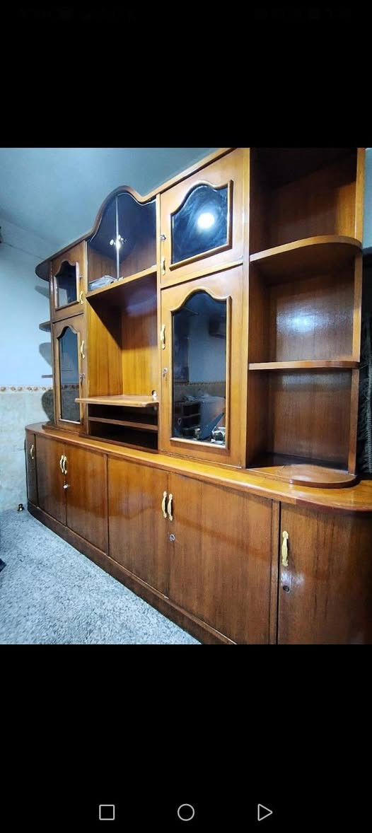 السلام عليكم معرض للبيع اخو الجديد تسگام كله صاج داخل وخارج منفصل قطعتين ارتفاعه مترتين ونص وعرضه ٣ متر مكانه طويريج حي الشهداء سعره ٦٠٠ ورقمي ***********

