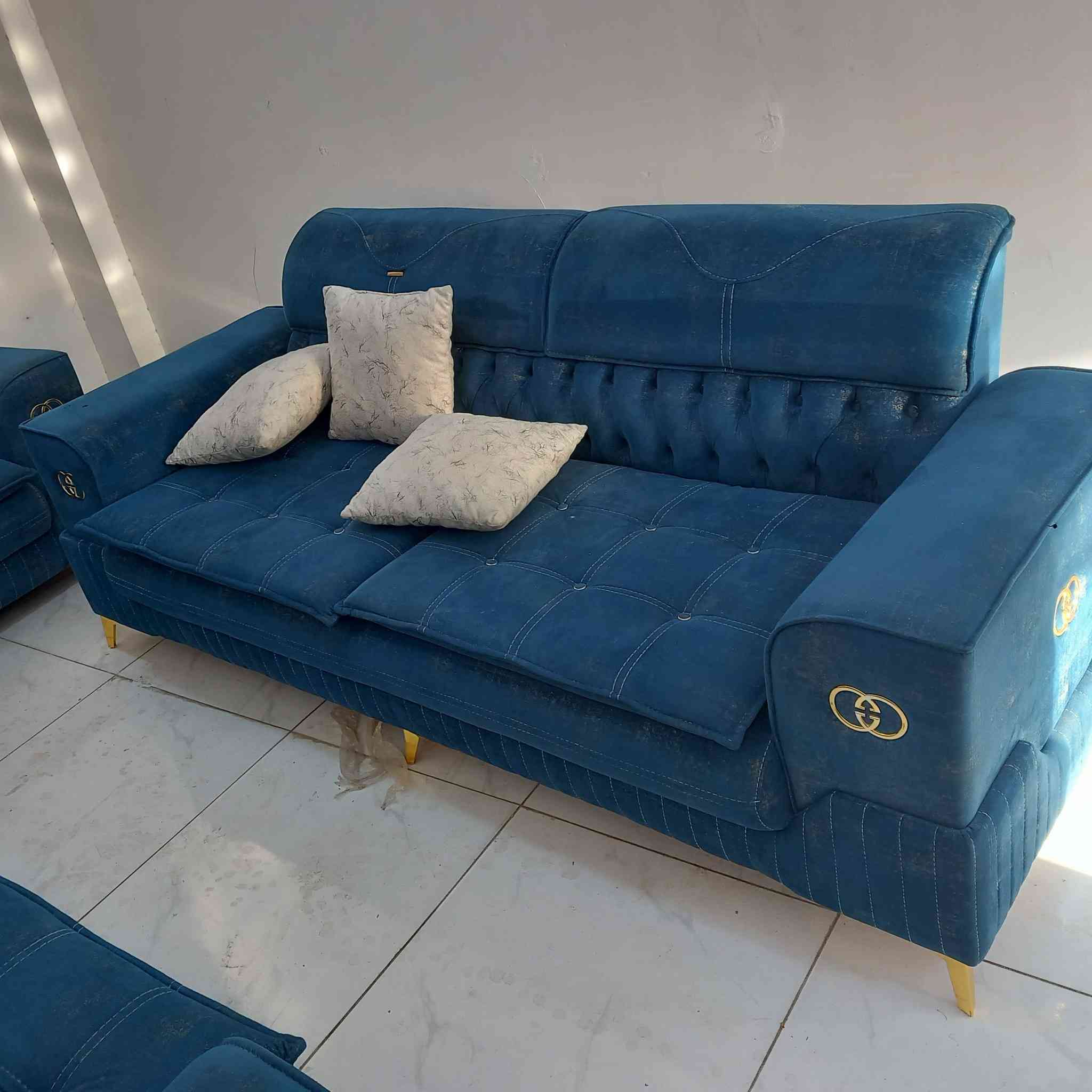 تخم قنفات تركي اخو جديد نضافه ١٠٠ بالميه عشر مقاعد مع كوشات للبيع اي استفسار اتصل *********** يرهم مراوس هم
