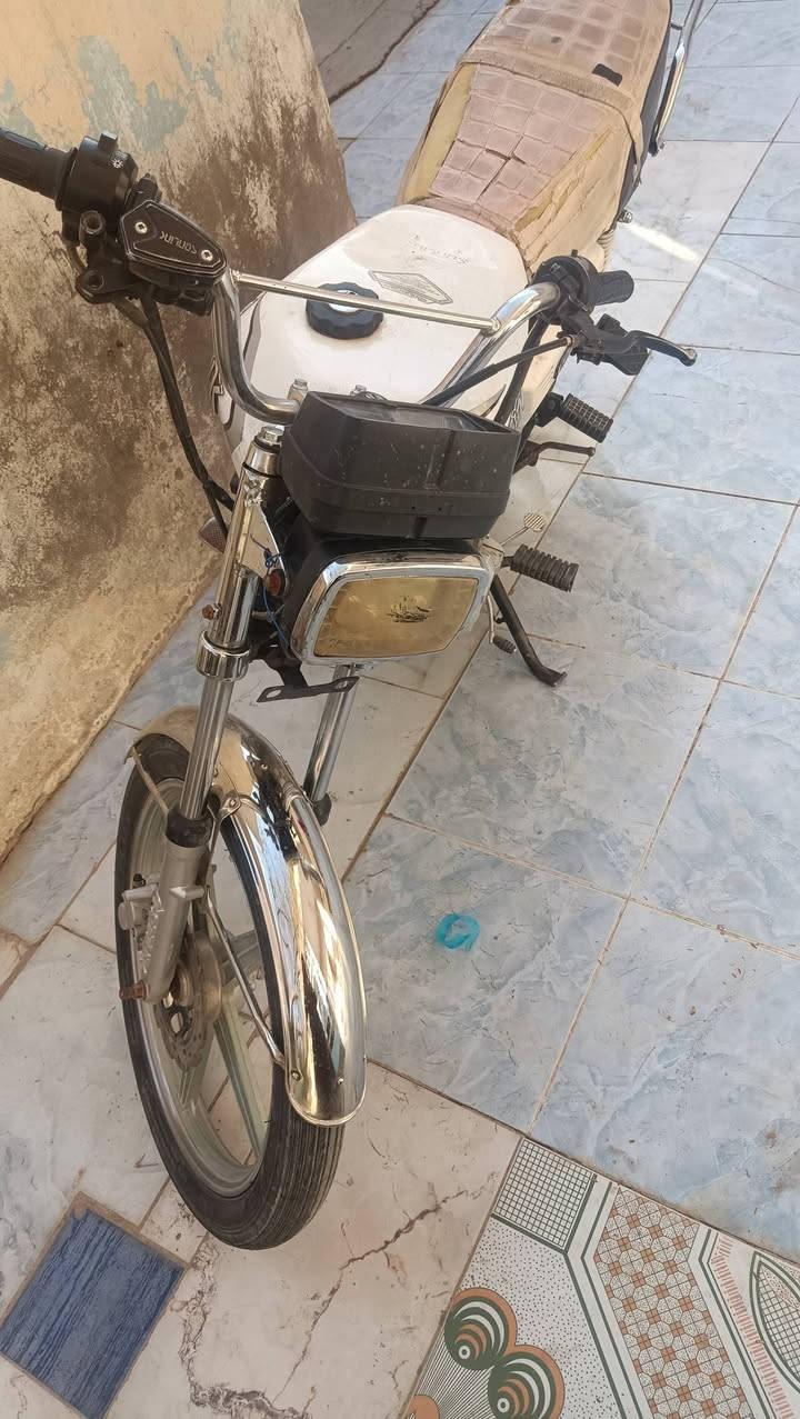 للبيع بعقوبه بهرز موديل 22 سيفان.           ***********
