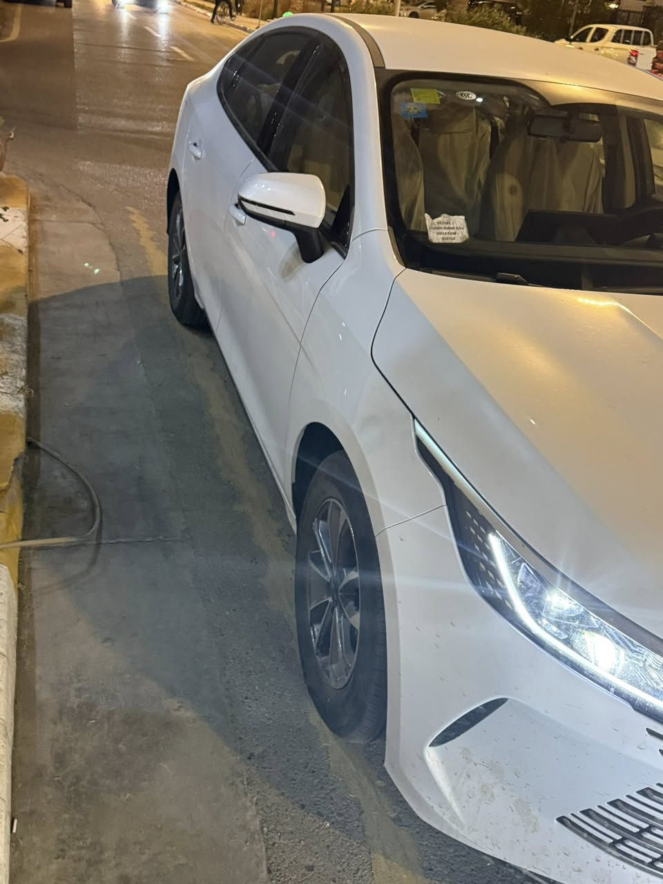 سلام عليكم بي واي دي دستروير مودي 25زيرو كامله كل ملحقاته لون اببض اكرر زيرو  مرقمة وجاهزه  سنويه ولوحات السعر 19100  لاتصال على الرقم *********** مكان السياره اليرموك الاربع شوارع مجاور نادي الترفيهي
