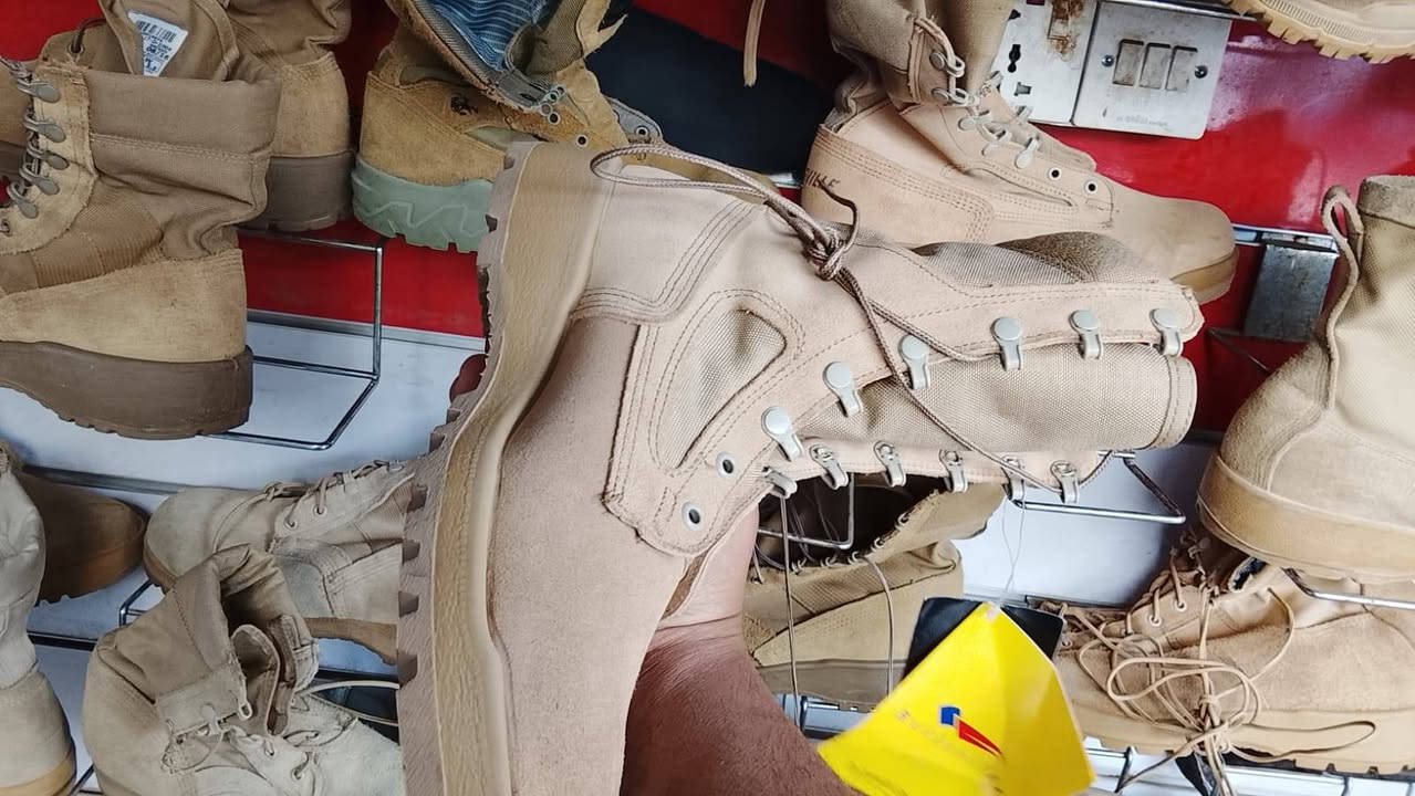 برايمر بلفل أمريكي موديل حديث قياس 41 ونص سعر 150
تجهيزات سيد وليد العسكريه لبيع وشراء البسطال الأصلي
عنوان باب الشرقي مقابل حديقه الامه فرع سيف الفريجي


**إذا كنت صاحب هذا الإعلان وتريد حذفه لأي سبب، رجاءا أرسل رسالة إلى الدعم الفني**