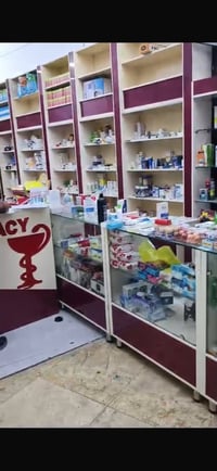 عارضات صيدلية • بدون كسر • بغداد