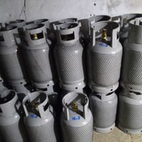 يتوفر غلف غاز حديد وبلستك  07805083667