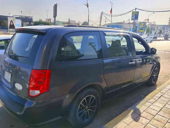 السلام عليكم
دوج كرفان للبيع موديل 2018 
محرك 3600
تبريد 3 قطع شغال ثلــج
كشنات بلـع 
تحكم سترين 
ويـل 17 
باب عادي 
شاشـة بالسقف 
حادثها خفيف جدا بالچاملغ جهة اليمين ومرجعي ع البارد
البنيد مصبوغ والجاملغ اليمين الاخير بي دحجة زغيره وهم بي صبغ
رقم بغداد باسمي تحويلك مضمون
السعر 170وبيها مجال 
السياره خير من الله مثل الساعه ومعايزة شي
للاستفسار
‏‪‏‪***********‬‏
