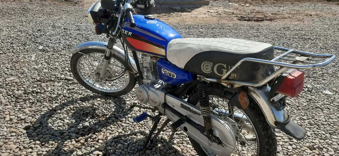 السلام عليكم ماطور بارت عيتاني للبيع فول نضافه مابي اي عيب شلعه ومعدل خير من الله
#مكاني_قرية_الشويرات

#رقمي_***********
