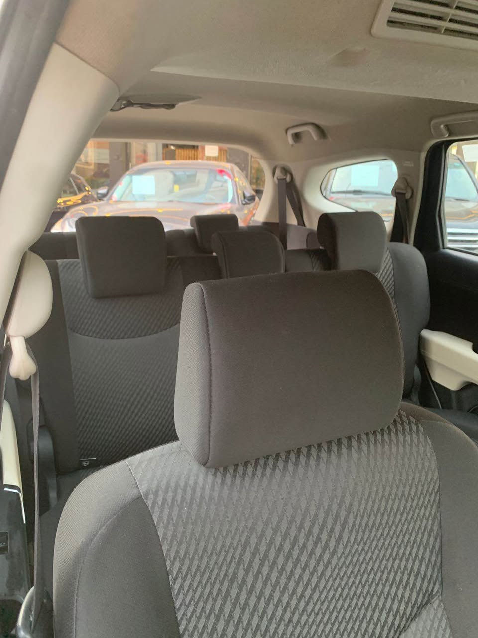 أسم السيارة: Toyota Rash 
موديل: 2019
مواصفات : خليجي سبع راكب تبريد مركزي شاشة كاميرا..
محرك: اربعة سلندر حجم: 1.5L بشرط 
ممشى سياره: 63,000km حقيقي 
ضرر: مكفولة كفالة عامة من صبغ 
لون السيارة:ابيض  داخل لونين
رقم السيارة : اربيل سنوية رقم جديد 
سعر: 165$ وبيها مجال للشراي تحياتي 
سيارة جديدة وجاهزة ماللبيت بدون اي مصرف 
عنوان: أربيل أزادي شارع 40
مكلف بالنشر رجاءً فقط شراي يتصل تحياتي
للاستفسار اكثر راسلني على وتساب او خابر *********** أربيل, العراق
