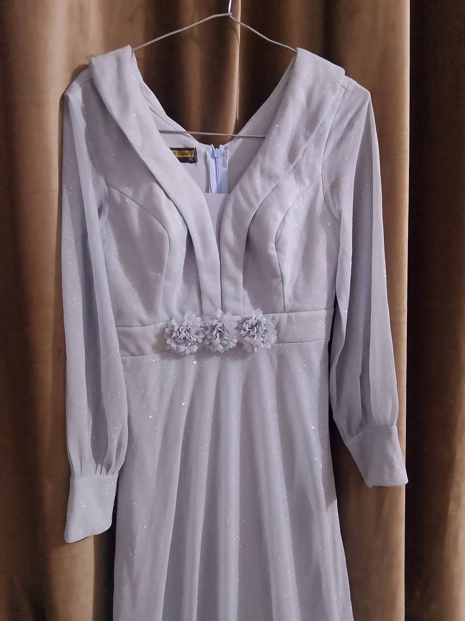 فستان مناسبات قياسه XL لونه سمائي
سعره 20
رقم الموبايل ***********
