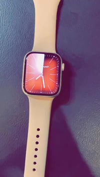 للبيع: Apple Watch Series 9 (نظيفة جداً) الموديل: Apple Watch Series 9...