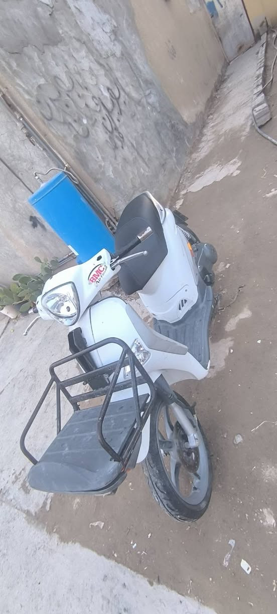 السلام عليكم عندي هاي الدراجة للبيع او مراوس كله شغالة مابي اي نقص ***********
