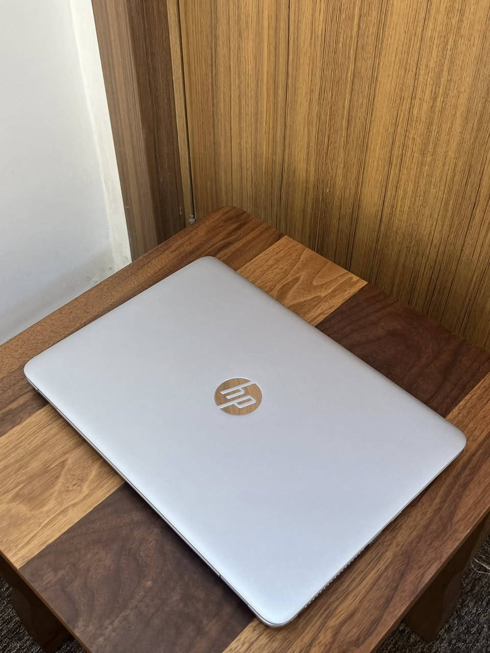 السلام عليكم لابتوب HP شاشة لمس للبيع .
السعر : 295 الف وبي مجال قليل .

اللابتوب جدا نضيف وادائة قوي ومواصفاته جدا عالية يفيد الي عنده دراسة او العاب او تصميم او غيرها من الاستعمالات.
المواصفات :
المعالج INTEL CORI 5
الجيل : السابع 
كرت الشاشة : intel UHD GRAPHICS 
الرام : 8GB DDR4 
الذاكرة ( الهارد ) : SSD 256GB  M.2
الشاشة : لمس حجم 14.3 حوافها جدا ناعمه دقتها  تشغل 4K ضد التوهج ips 
فدشي كلش راقي.
كيبورد ضوئي ليزري
المميزات:
شاشة لمس
كيبورد ضوئي
اللابتوب جدا سلم ووزنه خفيف 
كيبورد ضوئي ليزري
الشاشة حجم 14.3 بحواف ناعمه جدا.
اللابتوب جيل حديث ومعالج سريع 
منصب عليه وندوز 10 برو مفعل مدى الحياة.
منصب عليه اوفس مفعل مدى الحياة .
كيبورد ضوئي عربي انكليزي ليزري .
كامرة امامية جدا واضحه.
سماعات ستيريو .
بطارية اللابتوب ليثيوم تطول وياك بالاستعمال المكثف اقل شي 4 ساعات
المنافذ :
منفذ الشحن
منفذ التايب سي للبيانات
منفذ HDMI
منافذ USB ومنفذ Aux

الملحقات :
ملحقاتها كله كاملة وجديدة غير مستخدمة لان ماصارلي فترة بسيطة جدا من اخذته.
شاحنة اللابتوب الاصلية  .
جنطة اللابتوب ماركة اصلية وبعدهي جديدة مامستعمله ابدا .

اللابتوب كلش نضيف ومواصفاته قوية ومحترمه وتصميمه سلم ومرتب .
ومابي أي نقص كيبورد سماعات انترنت شاشة كامرة كله شغال وممتاز ومابي اي نقص من اي ناحية.

السعر : 295 الف وبي مجال قليل .
مكاني النجف 
واليريده توصيل هم موجود ان شاء الله

(لابتوب Hp اج بي hp 
 جيل حديث العاشر حسابة لابتوبات للبيع النجف بغداد الموصل البصرة)


**إذا كنت صاحب هذا الإعلان وتريد حذفه لأي سبب، رجاءا أرسل رسالة إلى الدعم الفني**