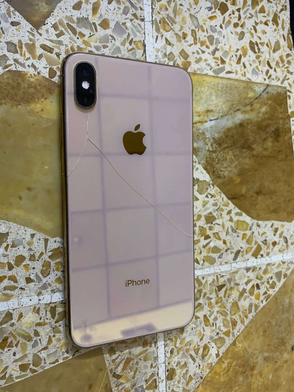 اكس إس ماكسً بطارية ٧٧  ذكرا ٦٤مبدل شاشهً فقط اصليه حتى ماتقرا مبدل شاشهً فيس ايديً شغالً كامراتً دمعهً 
السعر١٥٠وبي مجال وخاص ماردً موجودً رقم
***********/.  ***********
