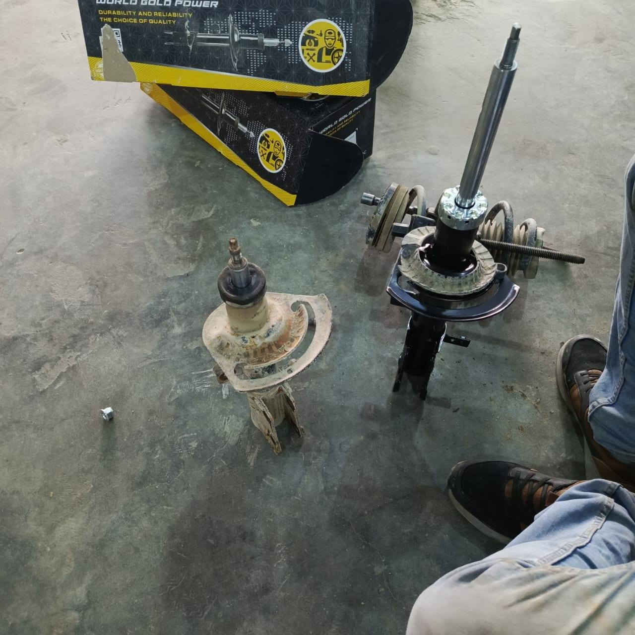 اللهم صل على محمد وآل محمد
ورشة اور لصيانة السيارات ***********
