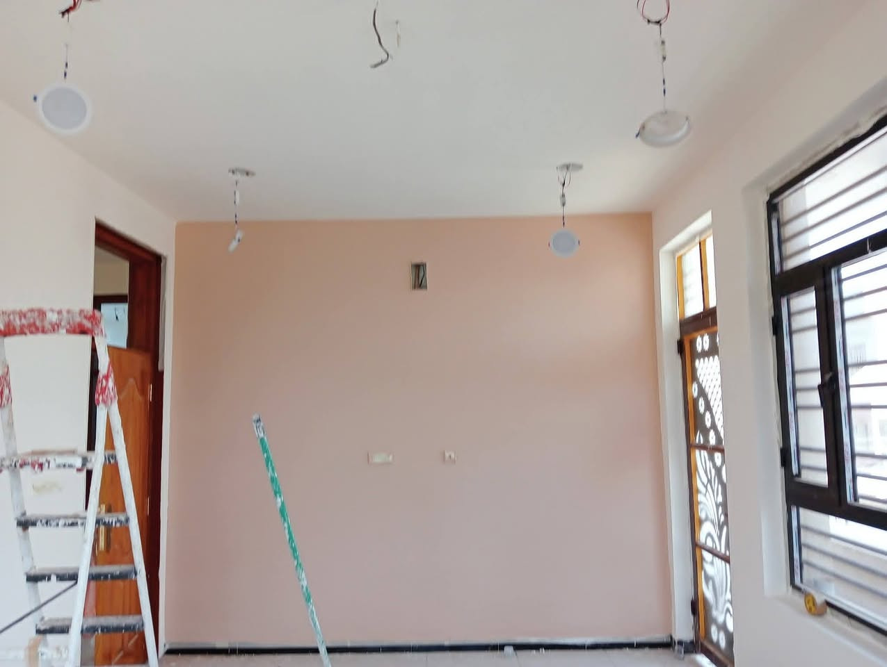 عمل كافة الديكورات والاصباغ الداخلية والخارجية  تسليم مهندس. كادر كامل من تصليخ وتشطيب . المكان الديوانية المركز. 
للاستفسار الاتصال او المراسلة
***********☎
