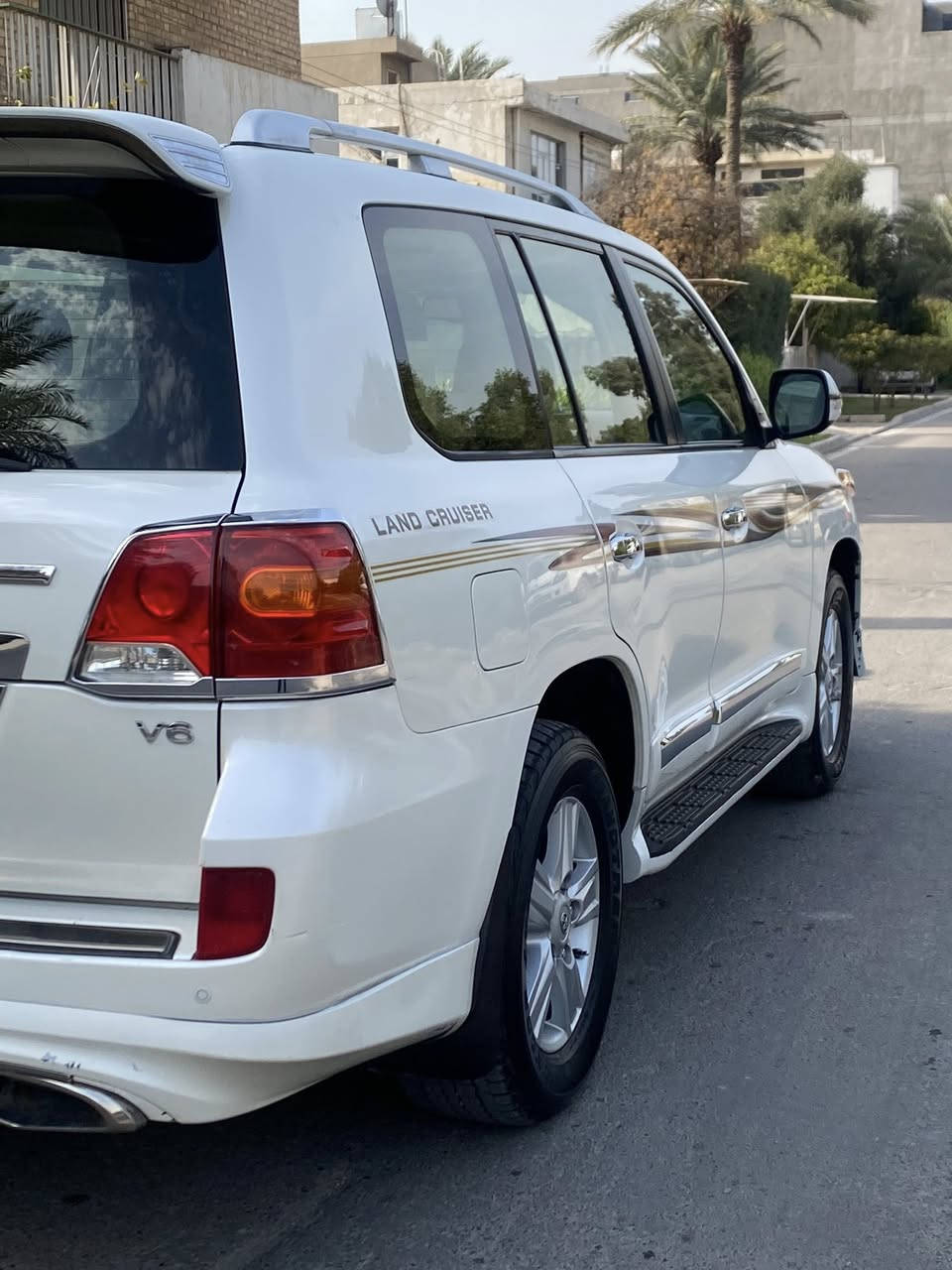 سلام عليكم  لاندكروز موديل2013 مكفولة كفالة عامةفقط الدعامية الامامية صبغ رقم بغداد ماشية 250 الف السيارة كلش مرتبة مكان السيارة بغداد زيونة السعر 355 ورقة
***********
