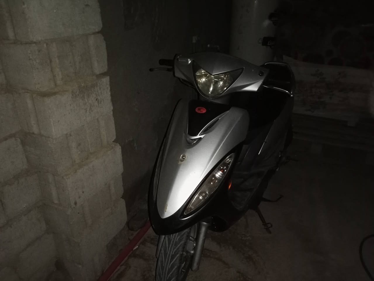 السلام عليكم كامكو للبيع نظيفه مامفتوح برغي بيها شرط الفحص  واصوليه نظافته 90% مكاتبه فقط غير متواجد على فيس عنوانها الكوفه شارع المعمل
***********
