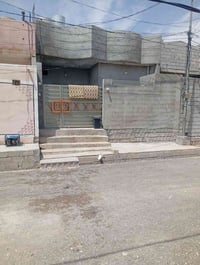 سلام سلام عليكم  عندي بيت كامل مساحته150م واجه سبع ونص  طول20م واجهته ...