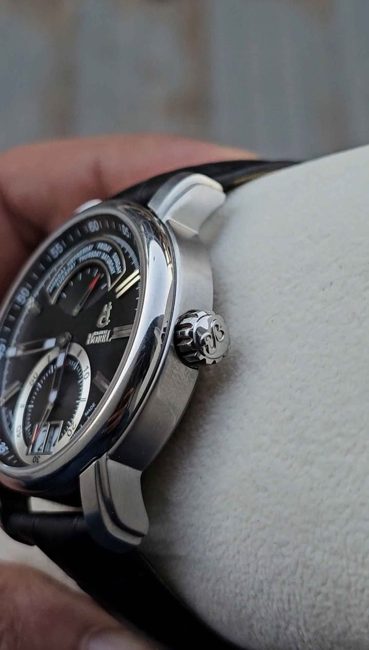 ساعة BOREL السويسرية  اصلية وكالة شرط الفحص كاملة المحلقات السعر 400دولار 
المهتم يتواصل خاص او واتساب  *********** بغداد, العراق
