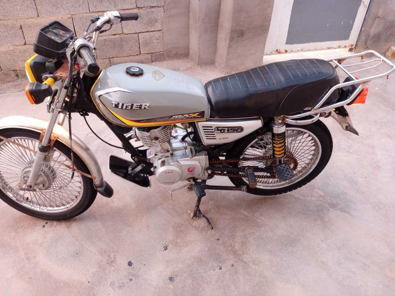 تايكر موديل 20اوراق بغداد. نضيفه هندر واحد كهربائيات شغاله السعر 450وبيها مجال بسيط ‏تصال
‏‪***********‬‏‏ خاص ماكو
