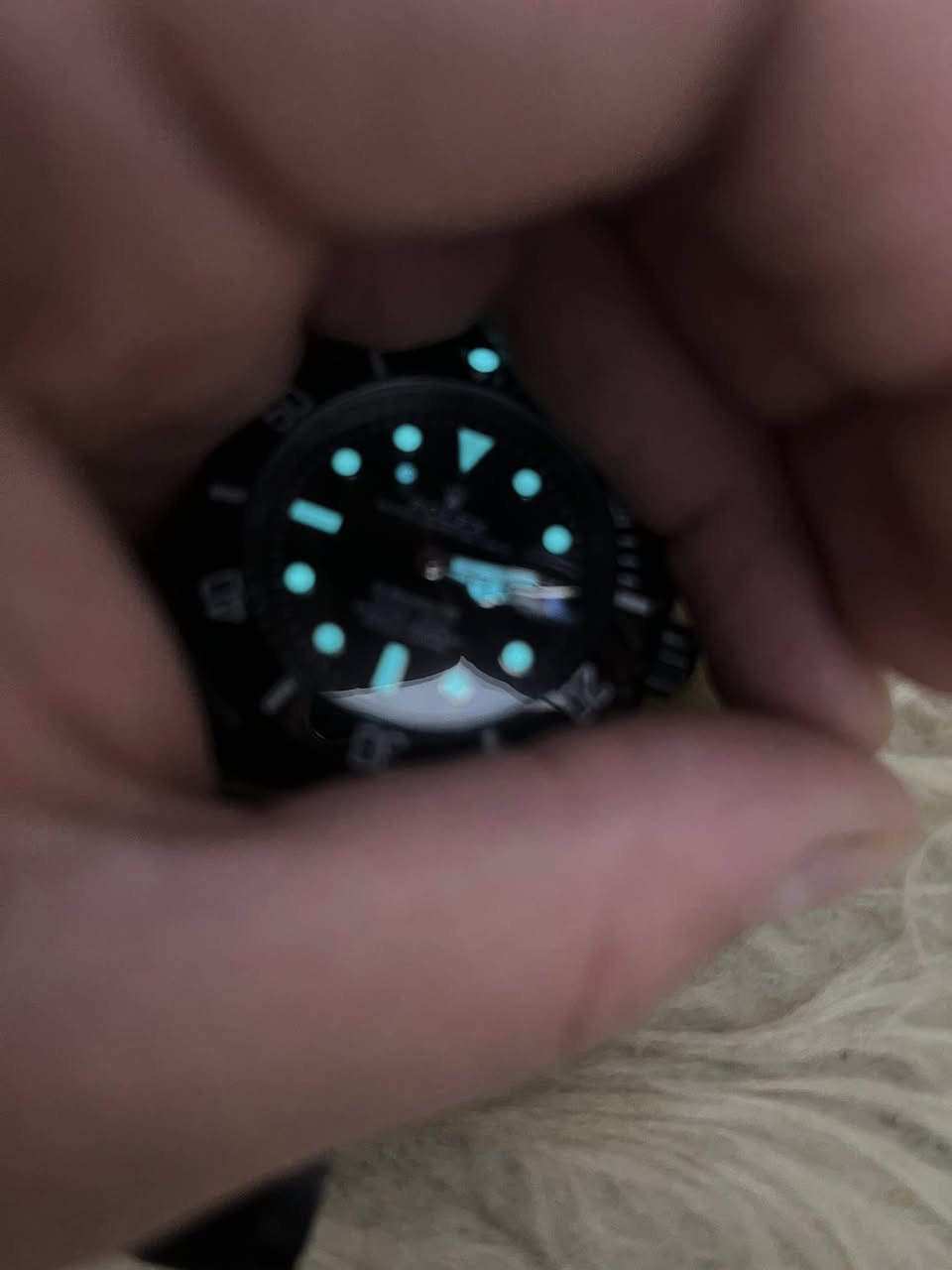 رولكس اوتماتيك ماستر
Black   نظيفة جدا 
علئ اول تم 75 
متوفر توصيل 
رقم الهاتف ***********
