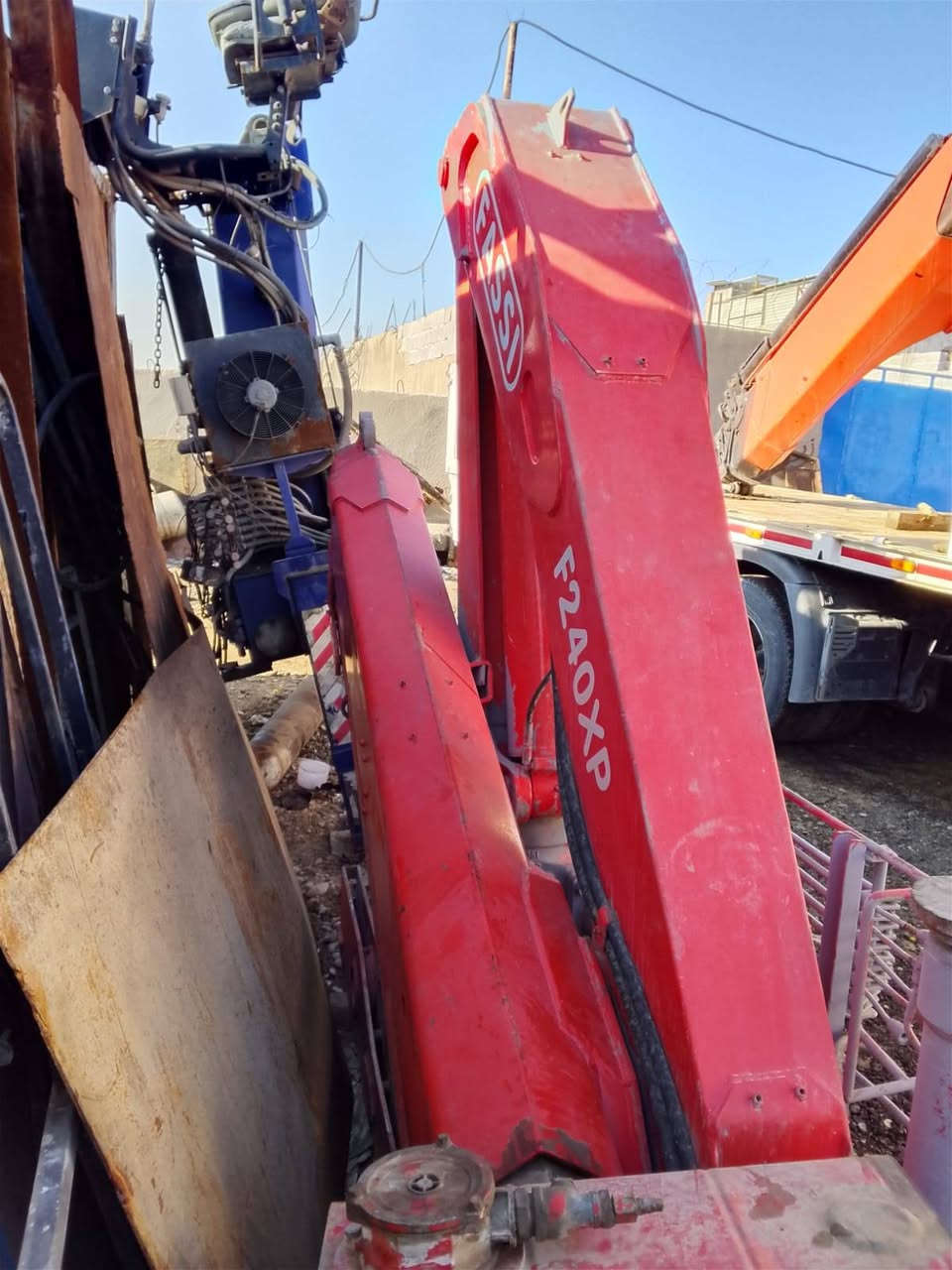 السلام عليكم كريم للبيع فاسي حجمه 240 مقفول كفاله عامه ثلاث سلايتات الوانه بجرف الندف***********
