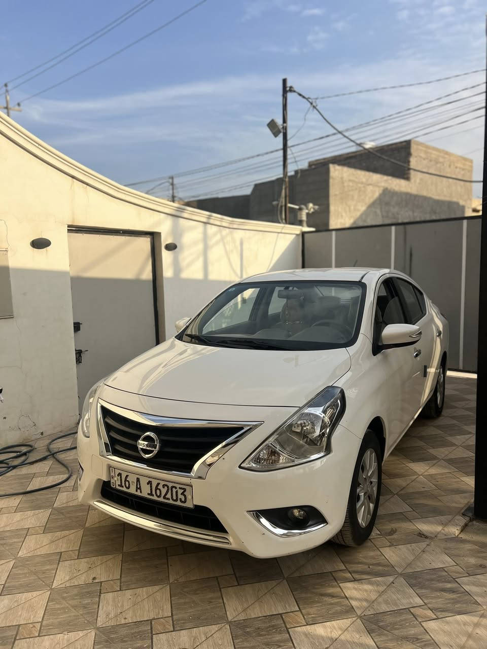 نيسان صني موديل 2024 هندي السياره كفاله عامه من صبغ وبارد وتبديل والسياره جديده باسمي 
***********
