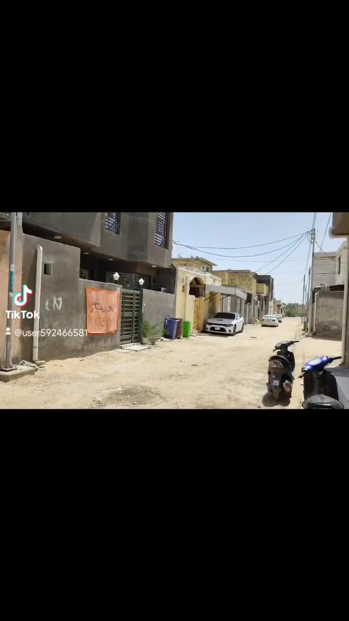 ادار للبيع في حي الرحمن مقابيل الجنسيه في شارع الوكيل مساحته 100متر يحتوي على غرفه و ديونيه و مطبخ وصاله و حمام 2/ وطارم سعر 55 /***********
