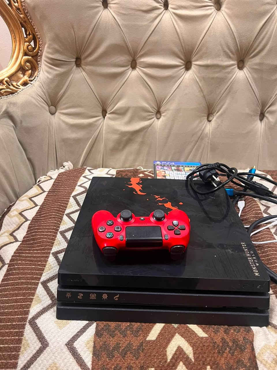 بلي فور 4 برو ذاكره واحد تيره ممفتوح ومداخل اي صيانه ع وضع الشركه السعر 350 الف وبيه مجال بصيط  ***********
