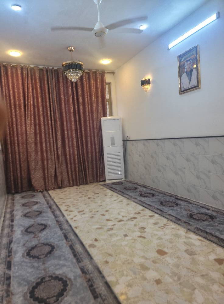 بيت زراعي للبيع المساحه 180 متر الرئاسه شارع 15 قرب شارع 20 قرب صيدلية ابن البيطار مكلف بالنشر ***********
