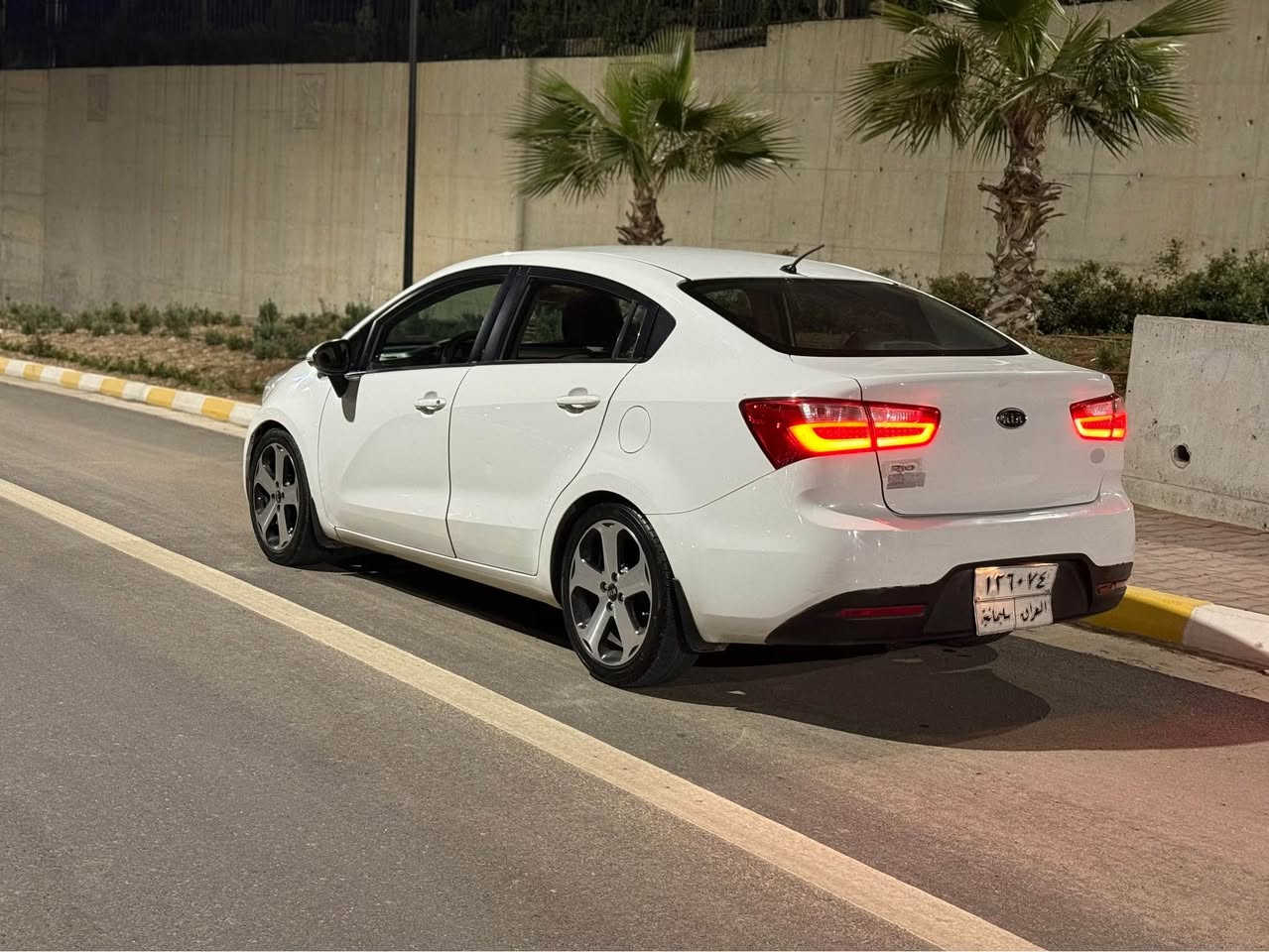 كیا ڕیۆ مۆدێل ۲٠۱۳ خلیجی بێ بۆیاخ كەمێك وردەی هەیە ناوخەنەیی لایت لید بەگلایت لید ویل گەورە گێڕو مەكینە بەشەرت بێ سەرف بێ بوخار بێ سەوت گەرمی و ساردی بەشەرت تایەی لۆك پاتری تازە نرخی كۆتایی ۸٤ گەڵا كۆتایی هیچ كەمتر نابێت *********** السليمانية, العراق
