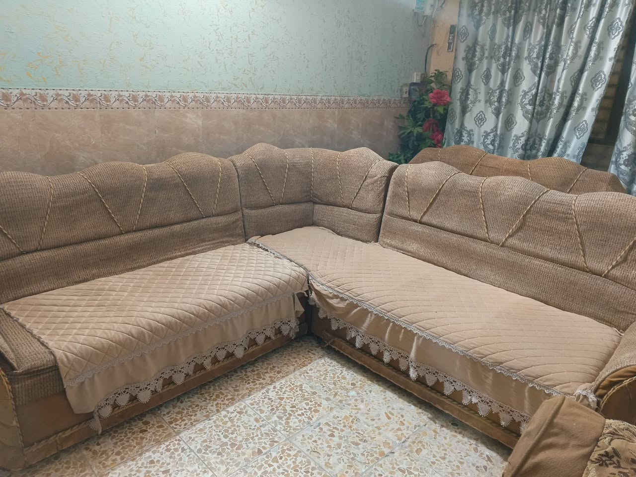 للبيع ديوان 10نفرات***********
