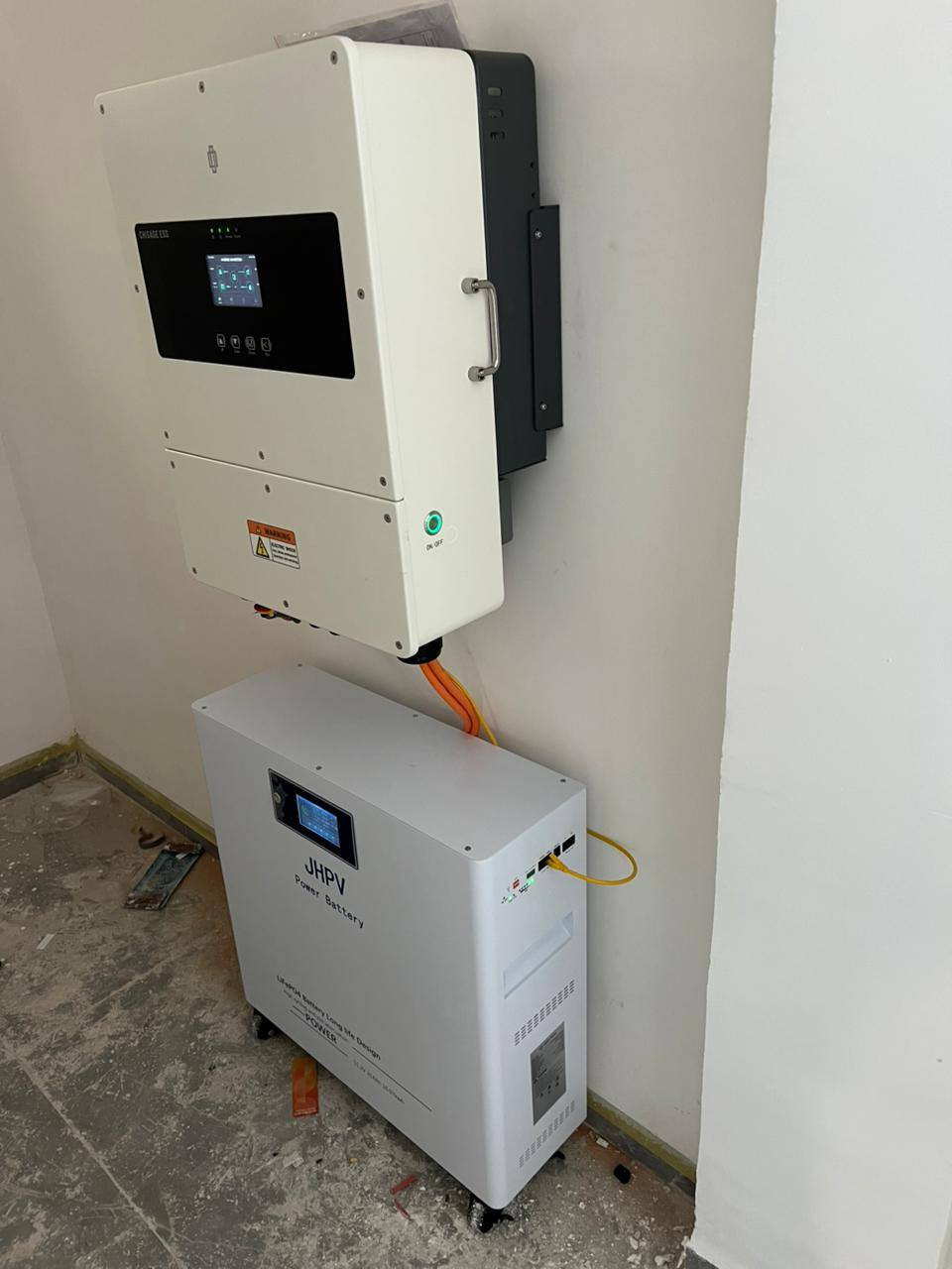 شارعت كوادرنا لتنفذ منضومة لهذا اليوم
أستاذ وائل
تكريت الديوم 
الواح عدد 9
انفيرتر 11KW
AP 65
بطاريه ليثوم 16KW
تنصيب ألواح الطاقة الشمسية ليس عملًا ميكانيكيآ فقط
بل هو مهمة تعتمد على خبرة الكادر، دقة التنفيذ، وفهم حقيقي للمنظومة من حيث المواد الرصينة

الكادر المحترف هو من يضمن: الاستفادة القصوى من الطاقة، استقرار الأداء على المدى الطويل، تقليل الأعطال ورفع كفاءة الاستثمار.

في شركة رياض المنيف واخوانه لحلول الطاقة الشمسية   نؤمن أن قوة أي منظومة تبدأ من الأيادي التي تنفّذها، ولهذا نعتمد على كادر متخصص يعمل وفق معايير مدروسة في كل مرحلة من مراحل التنصيب.

لأن الطاقة النظيفة لا تتحقق بالصدفة…
بل تُبنى بخبرة بشرية حقيقية.

للاستفسار والتواصل المديرالتنفيذي أستاذ رياض
📞 ***********
      ***********
https://www.facebook.com/share/17jWrTtY8z/
في حالة وجود خلل اتصل واتساب وستحل مشكلتك على يد مهندس الكهرباء أستاذ خلف***********
المهندس الفني  ومدير المبيعات مهندس عبدالله المنيف الجبوري 
***********
فرعنا الثاني محافظة صلاح الدين قضاء بيجي منطقة البعيجي بأدارة استاذ وعد
***********
***********
فرعناالثالث ناحية القيارة دورالقاعدة الشارع العام مجمع الصالح التجاري
بأدارة محمد الصالح
***********

#شركة رياض المنيف واخوانه لحلول الطاقة المتجددة
