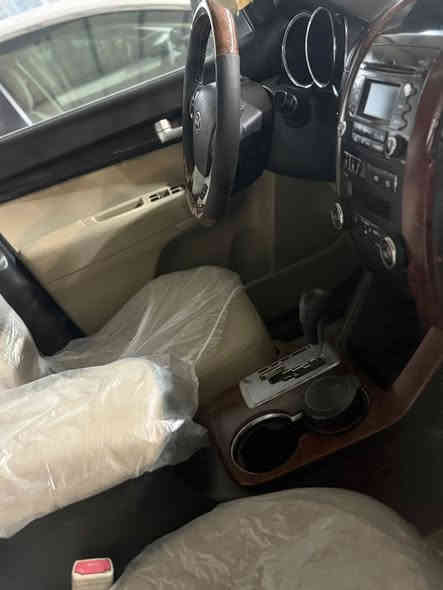 سورينتو ٢٠١٢  چاملغى بوياخهسه نه وى به سه ر جووه  به سمه و فوليوم فورميكا ٧ نه فه رى  شوين كه لار 
***********
